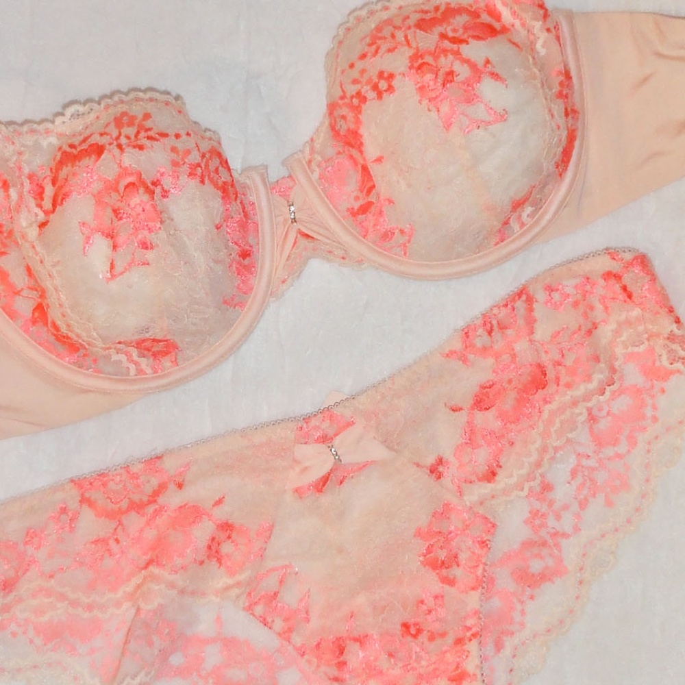 34D, M NWT Victoria's Secret Desire Set Unlined Demi Bra, Cheekini Bikini Panty